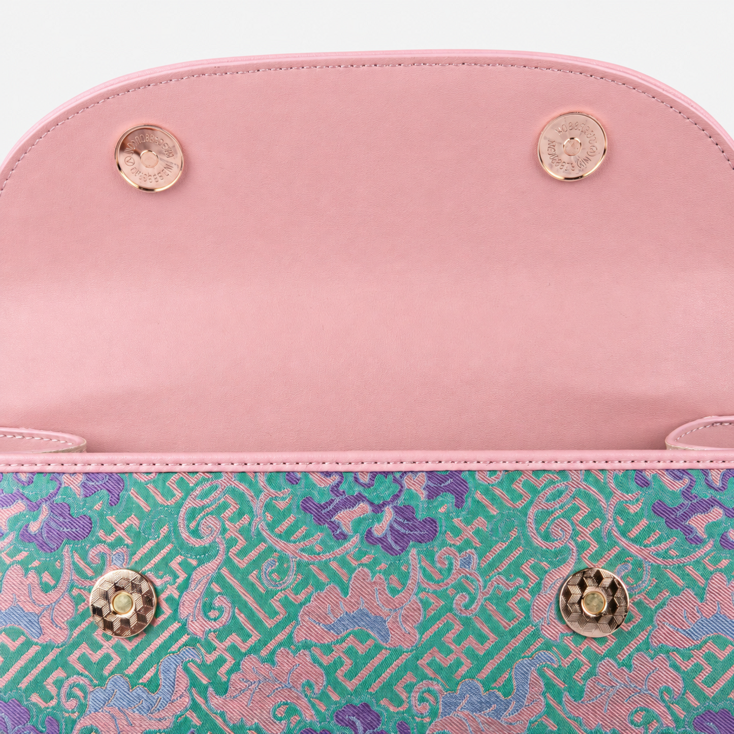 Hangzhou Silk Handbag with Wooden Handle