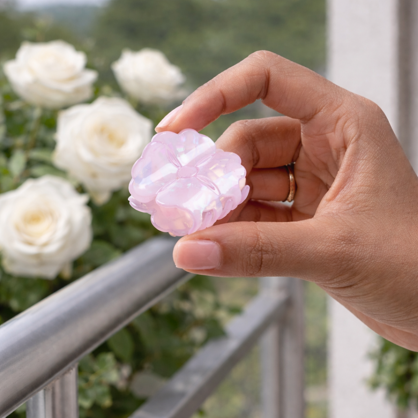 Elegant Flower Hair Claw Clip – Anti-Slip Wavy Jaw Clip for Women