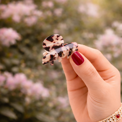 Pearlescent Acrylic Hair Claw Clip – Luxury Marble Finish Non-Slip Hair Clamp