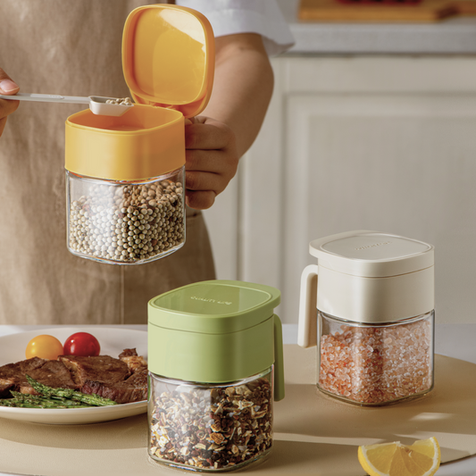 Spice Jar with Integrated Lid & Measuring Spoon.